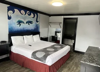 Cindy Lyn Motel hotel thumbnail 3