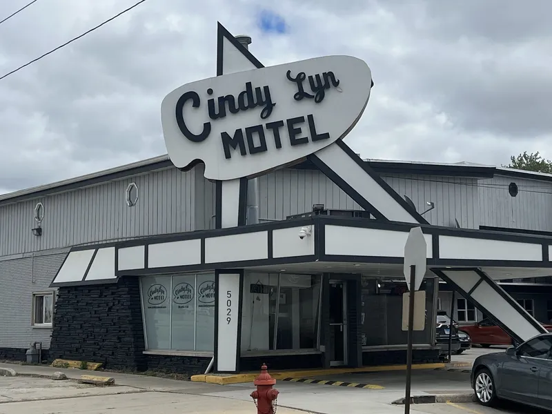 Cindy Lyn Motel hotel detail image 6