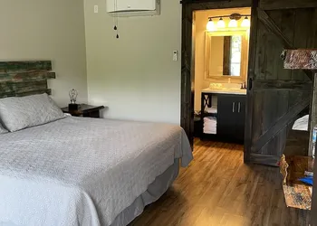 Black River Motel and Restaurant hotel thumbnail 4