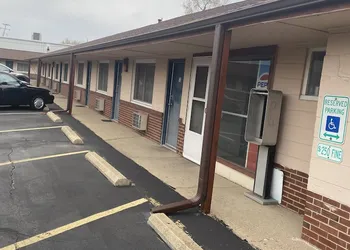 Courtesy Motel hotel thumbnail 3