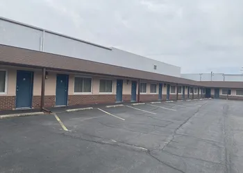Courtesy Motel hotel thumbnail 5