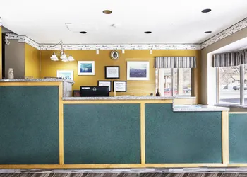 Cedar Valley Inn hotel thumbnail 2
