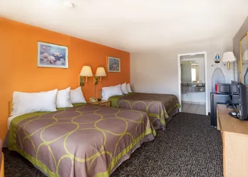 Cedar Valley Inn hotel thumbnail 5