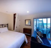 Qualicum Beach Ocean Suites hotel detail image 4