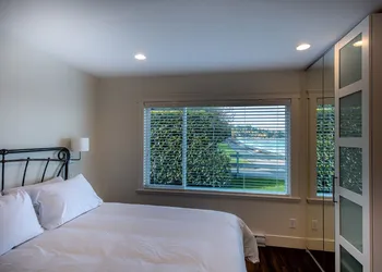 Qualicum Beach Ocean Suites hotel thumbnail 6