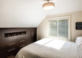 Qualicum Beach Ocean Suites hotel thumbnail 7