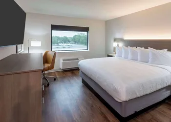 GrandStay Hotel & Suites hotel thumbnail 8