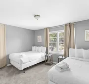 Beds on Broadmoor Two Units hotel detail image 4