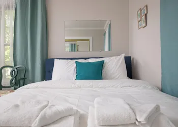 Redmont Revival Unit 2 hotel thumbnail 3
