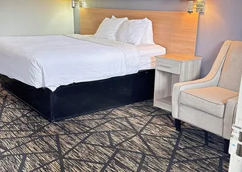 Dreamland Inn and Suites hotel thumbnail 3