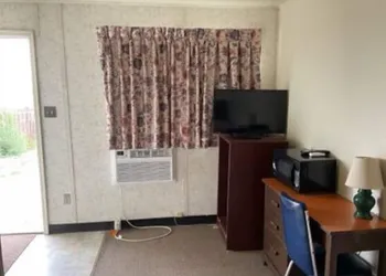 Gull Lake Lodge Motel hotel thumbnail 2