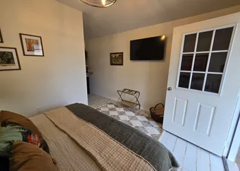 Roots Retreat hotel thumbnail 5
