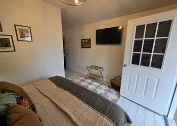 Roots Retreat hotel thumbnail 5