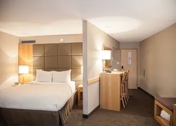 iHOTEL & Conference Center Red Deer hotel thumbnail 7