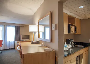 iHOTEL & Conference Center Red Deer hotel thumbnail 8