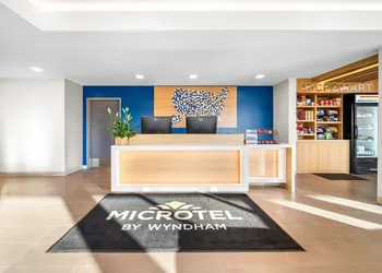 Microtel Inn & Suites by Wyndham Prattville Montgomery hotel thumbnail 5