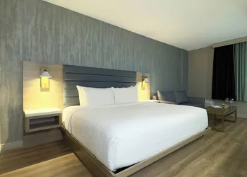 Radisson Hotel Montreal Airport hotel thumbnail 5