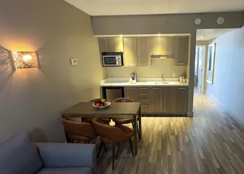Radisson Hotel Montreal Airport hotel thumbnail 6