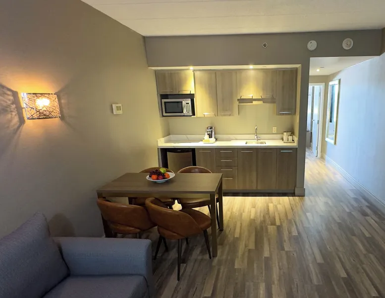Radisson Hotel Montreal Airport hotel detail image 6