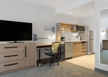 Home2 Suites By Hilton Kearney hotel thumbnail 6