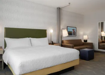 Home2 Suites By Hilton Kearney hotel thumbnail 8