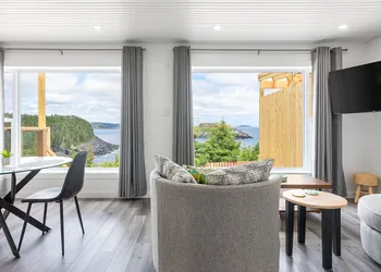 Cliffs Edge Retreat hotel thumbnail 6