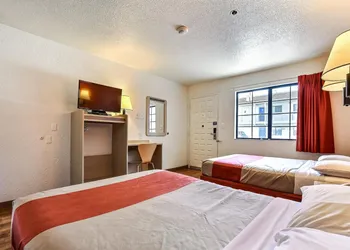 Park Inn by Radisson, Livermore hotel thumbnail 3