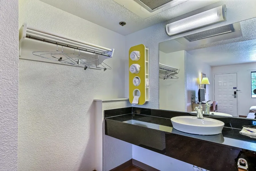 Park Inn by Radisson, Livermore hotel detail image 6