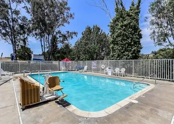 Park Inn by Radisson, Livermore hotel thumbnail 8