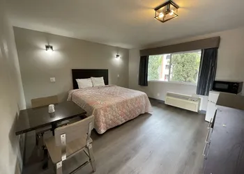 Villa Inn Anaheim hotel thumbnail 2