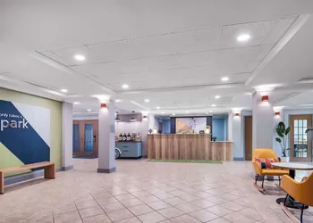 Spark by Hilton Dumas hotel thumbnail 2