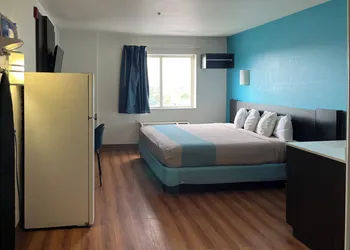 Studio 6 – Las Cruces, NM - Telshor hotel thumbnail 3