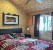Ahmic Lake Resort's Black Bear Cottage hotel detail image 3