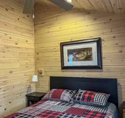 Ahmic Lake Resort's Black Bear Cottage hotel detail image 4