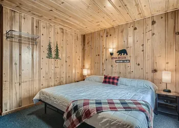 Lift Landing hotel thumbnail 3