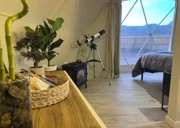 White Camel hotel thumbnail 3
