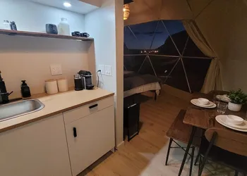White Camel hotel thumbnail 8