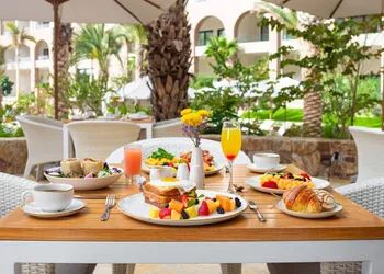 Villa La Valencia hotel thumbnail 5