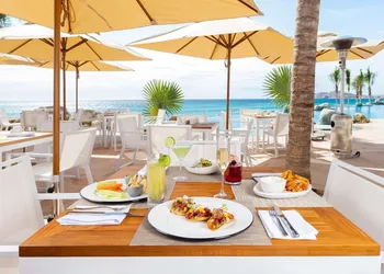 Villa La Valencia hotel thumbnail 8