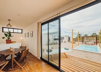 Leonoch containers hotel thumbnail 6