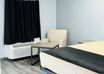 EXPRESS INN & Suites hotel thumbnail 3