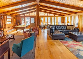 New Denver Lodge hotel thumbnail 2