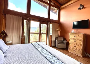 New Denver Lodge hotel thumbnail 3