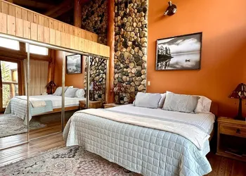 New Denver Lodge hotel thumbnail 4