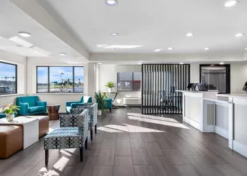 Clarion Pointe Milwaukee Airport hotel thumbnail 2