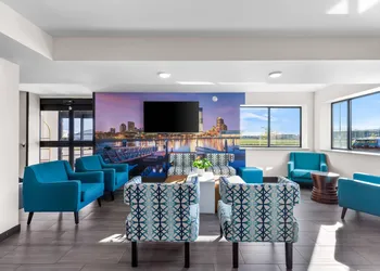 Clarion Pointe Milwaukee Airport hotel thumbnail 5