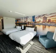 Clarion Pointe Milwaukee Airport hotel detail image 7