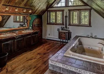 Beautiful Northwoods Getaway hotel thumbnail 4
