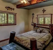 Beautiful Northwoods Getaway hotel detail image 5