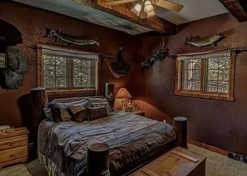 Beautiful Northwoods Getaway hotel thumbnail 7
